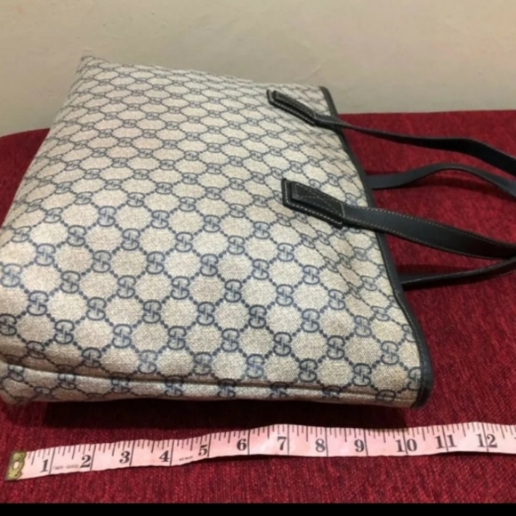 Authentic Gucci 211137 GG Monogram Tote bag - Picture 2 of 7